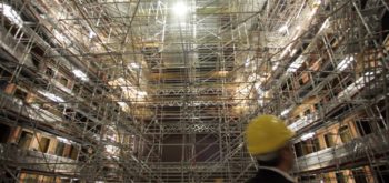 Por que há tantos acidentes de trabalho em canteiros de obras no Brasil?
